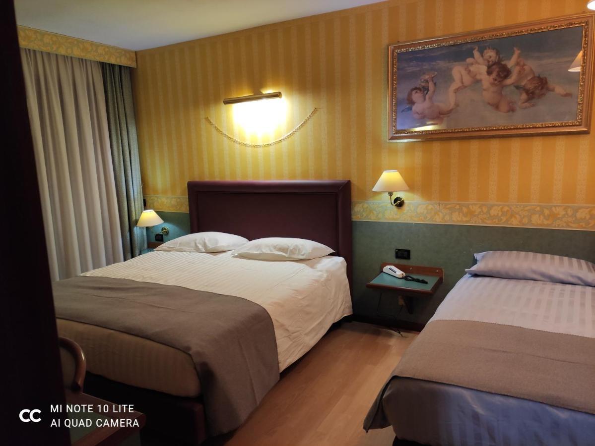 Val Del Rio Hotel